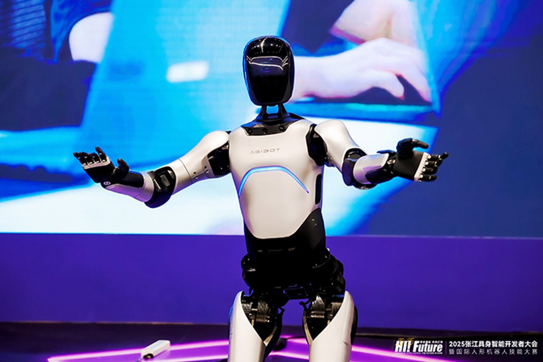 今年会·jinnianhui远征A2成全球首个同时拥有中美欧认证的人形机器人